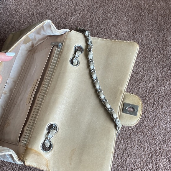 ❌ SOLD | Chanel Classic Flap Bag Authentic Travel Line - Beige - Picture 9 of 13